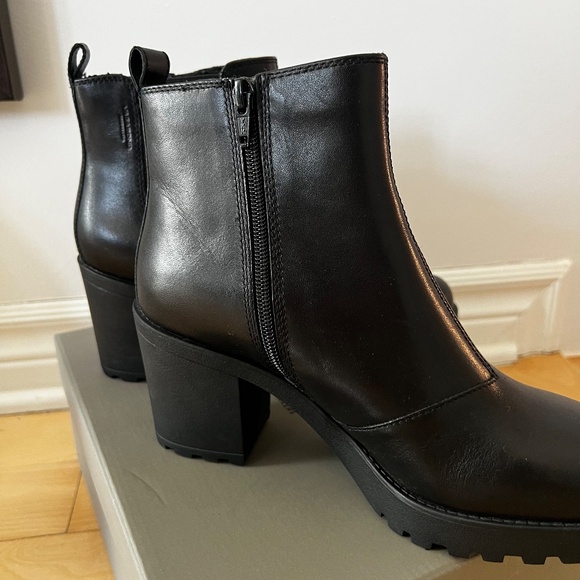 Vagabond Heel Boots with Zipper - Picture 6 of 6